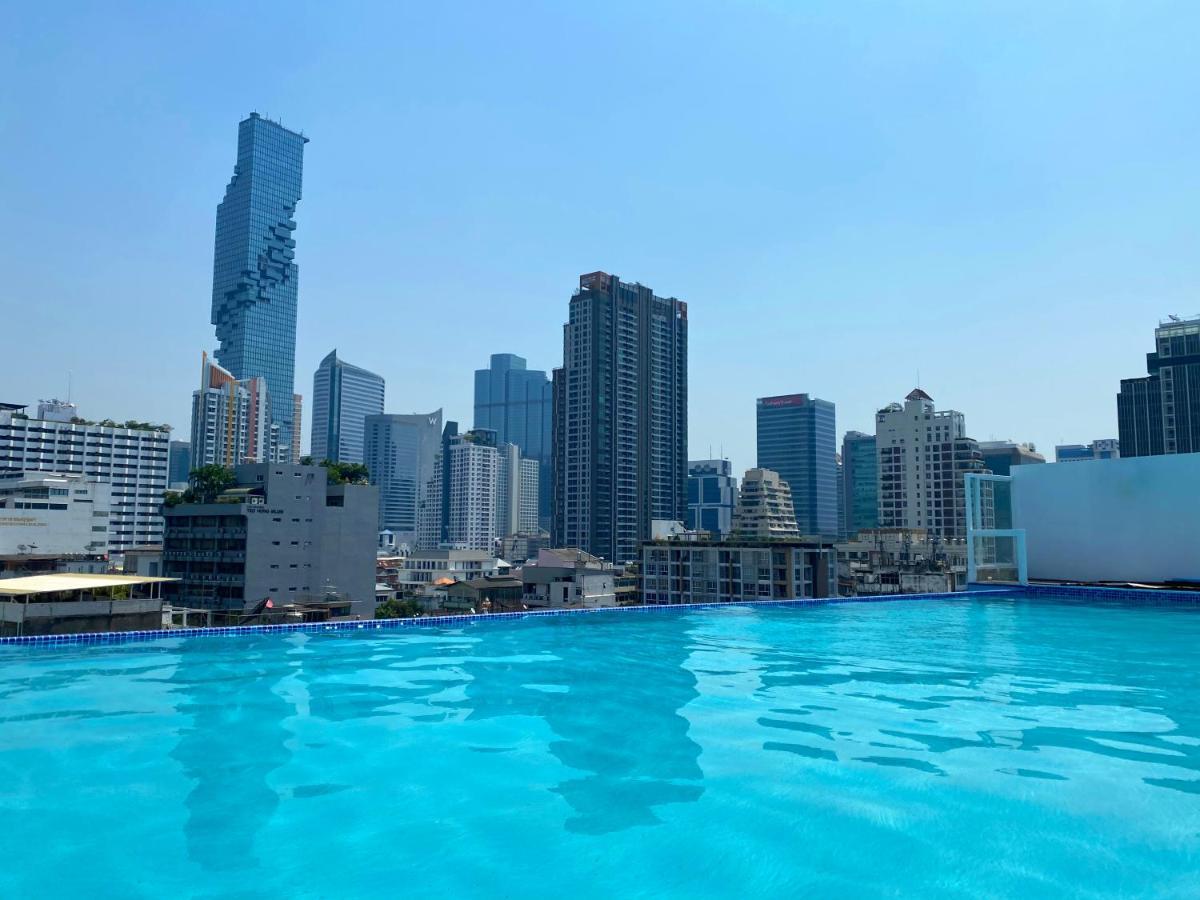 사파이어 호텔 방콕 외부 사진 View of the city from the rooftop pool