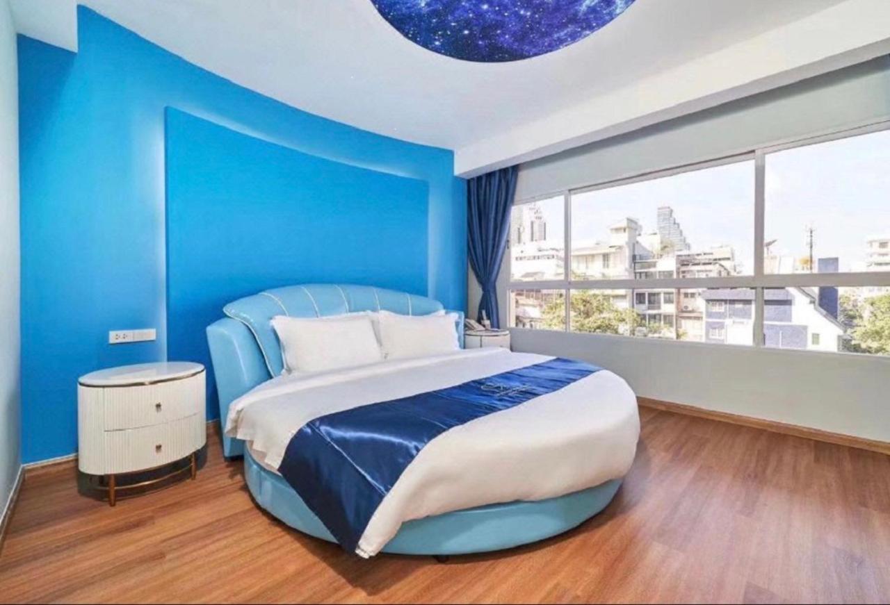 사파이어 호텔 방콕 외부 사진 A bedroom at the hotel