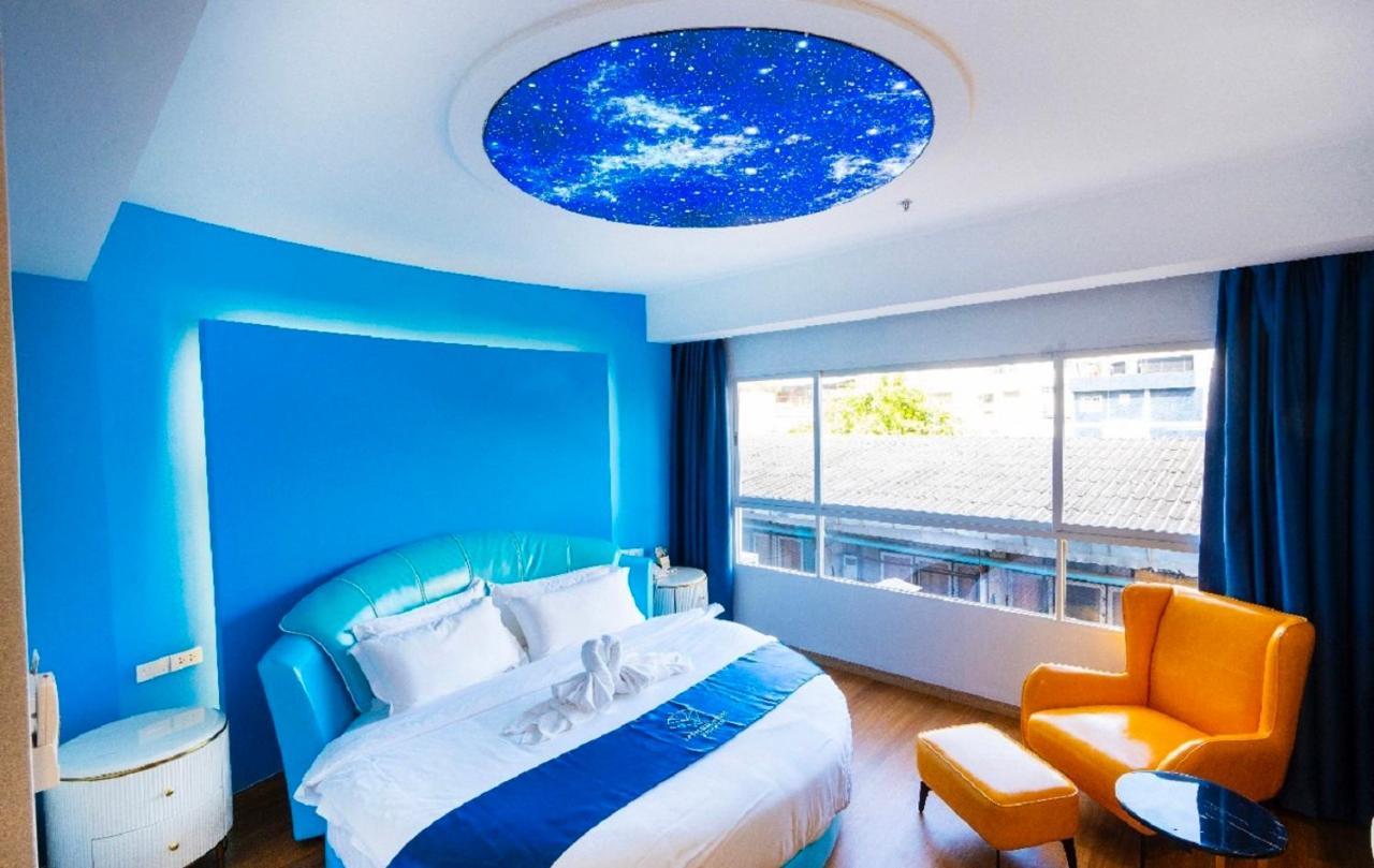 사파이어 호텔 방콕 외부 사진 A room at the hotel
