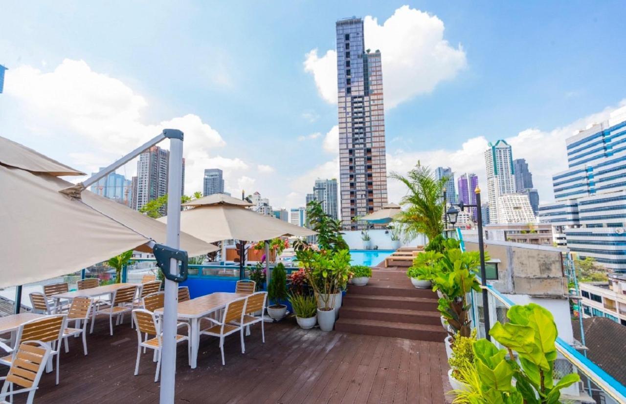 사파이어 호텔 방콕 외부 사진 Rooftop pool at the hotel