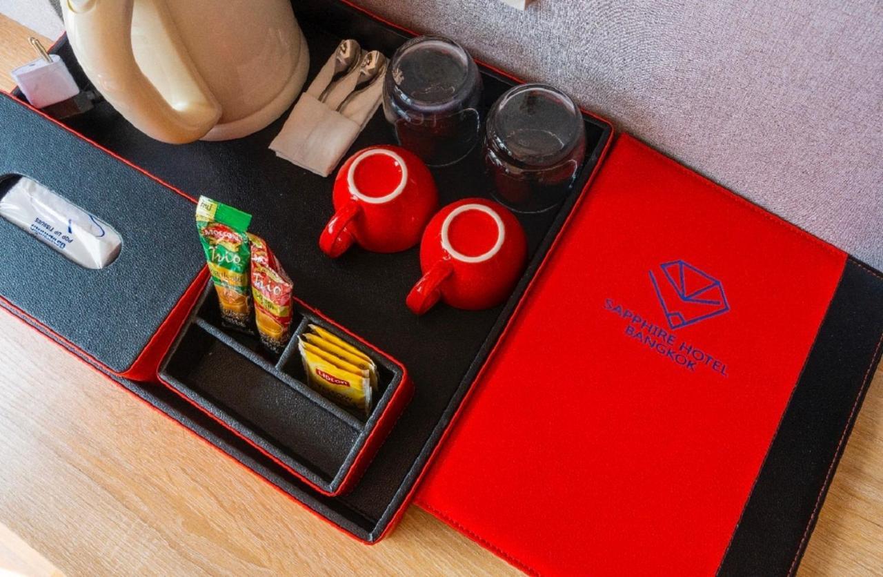 사파이어 호텔 방콕 외부 사진 A tea tray
