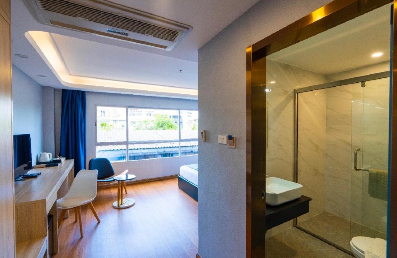 사파이어 호텔 방콕 외부 사진 A room at the hotel