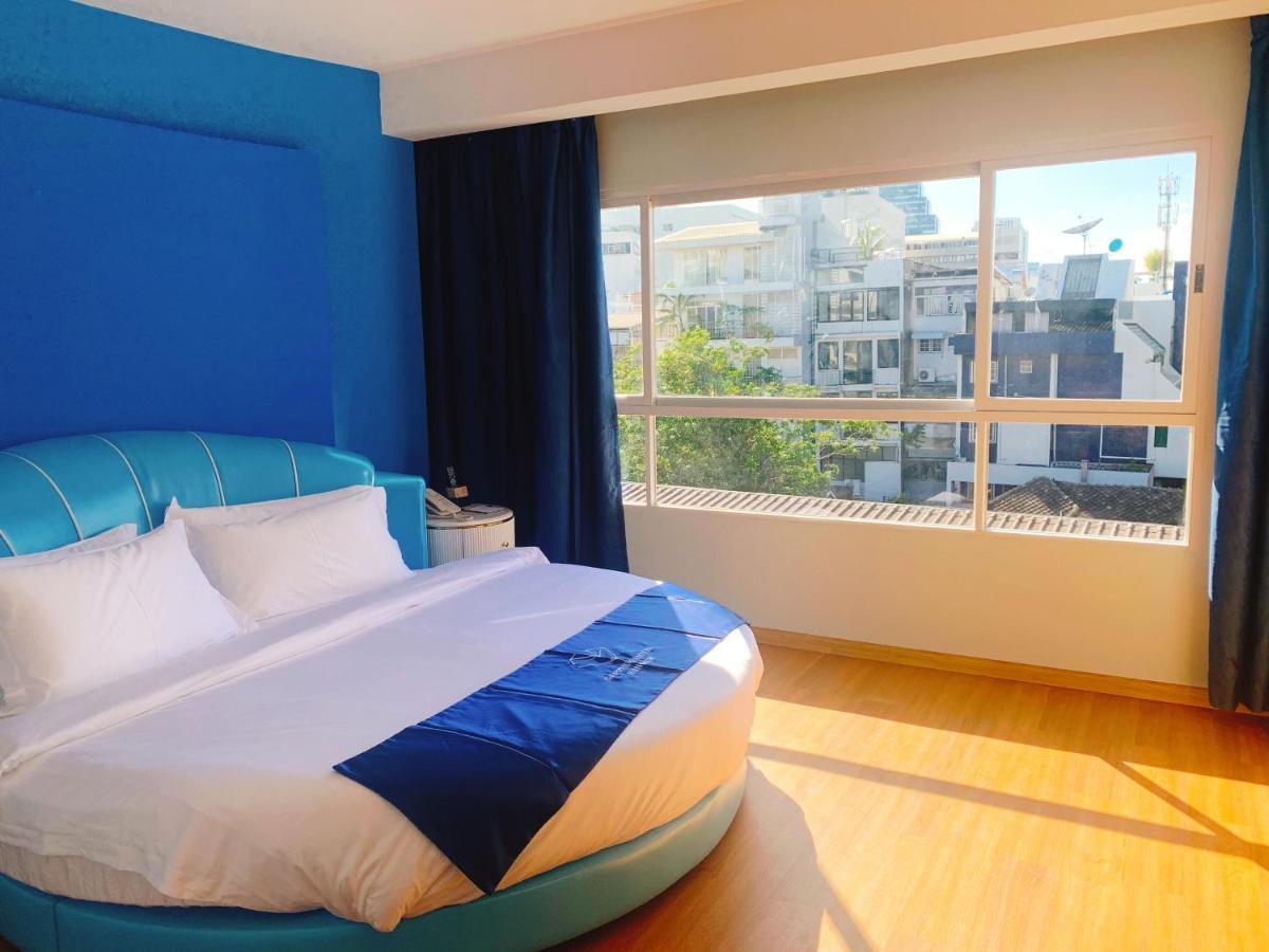 사파이어 호텔 방콕 외부 사진 A bedroom at the hotel