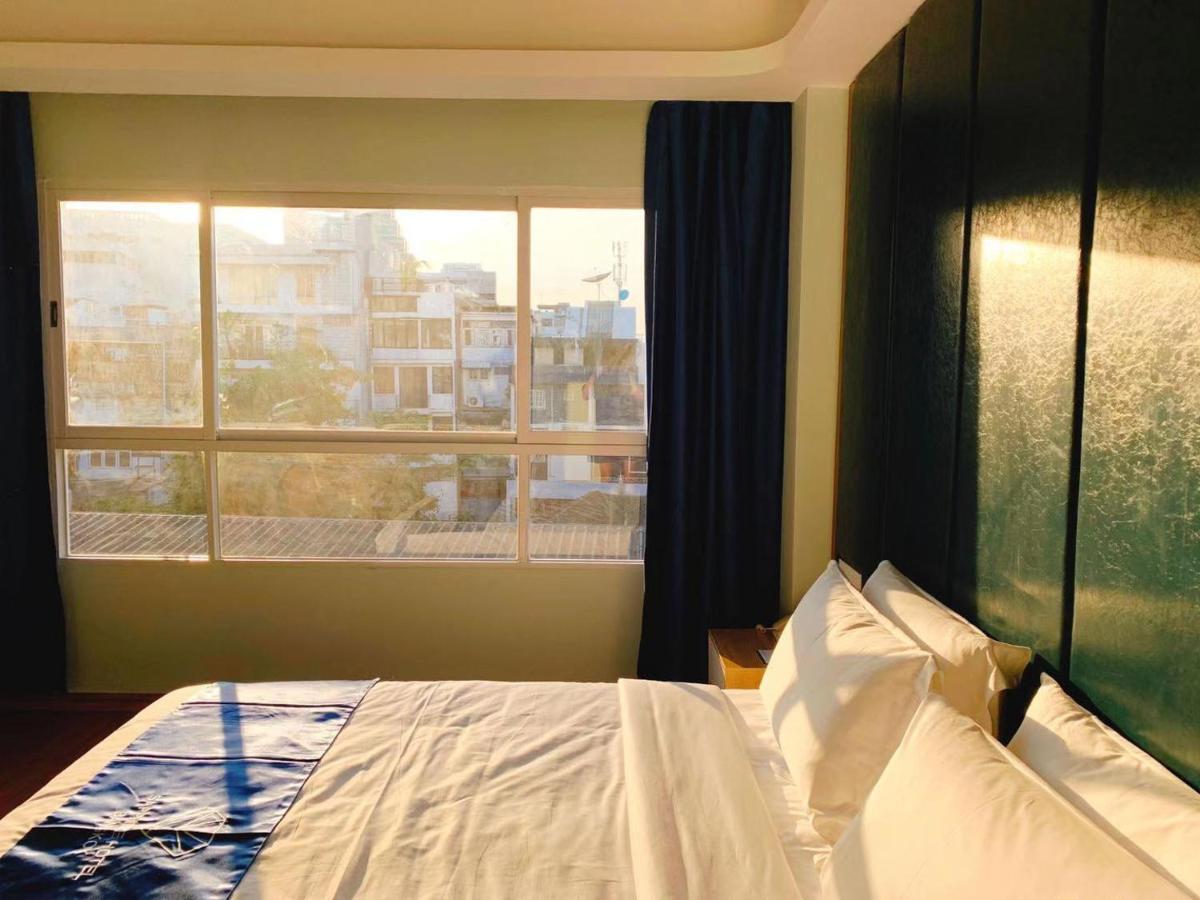 사파이어 호텔 방콕 외부 사진 A room at the hotel