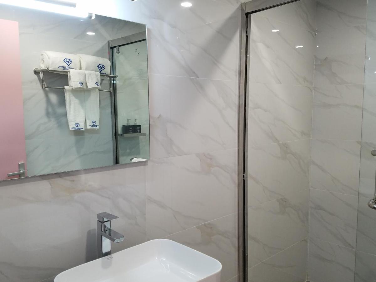 사파이어 호텔 방콕 외부 사진 Bathroom
